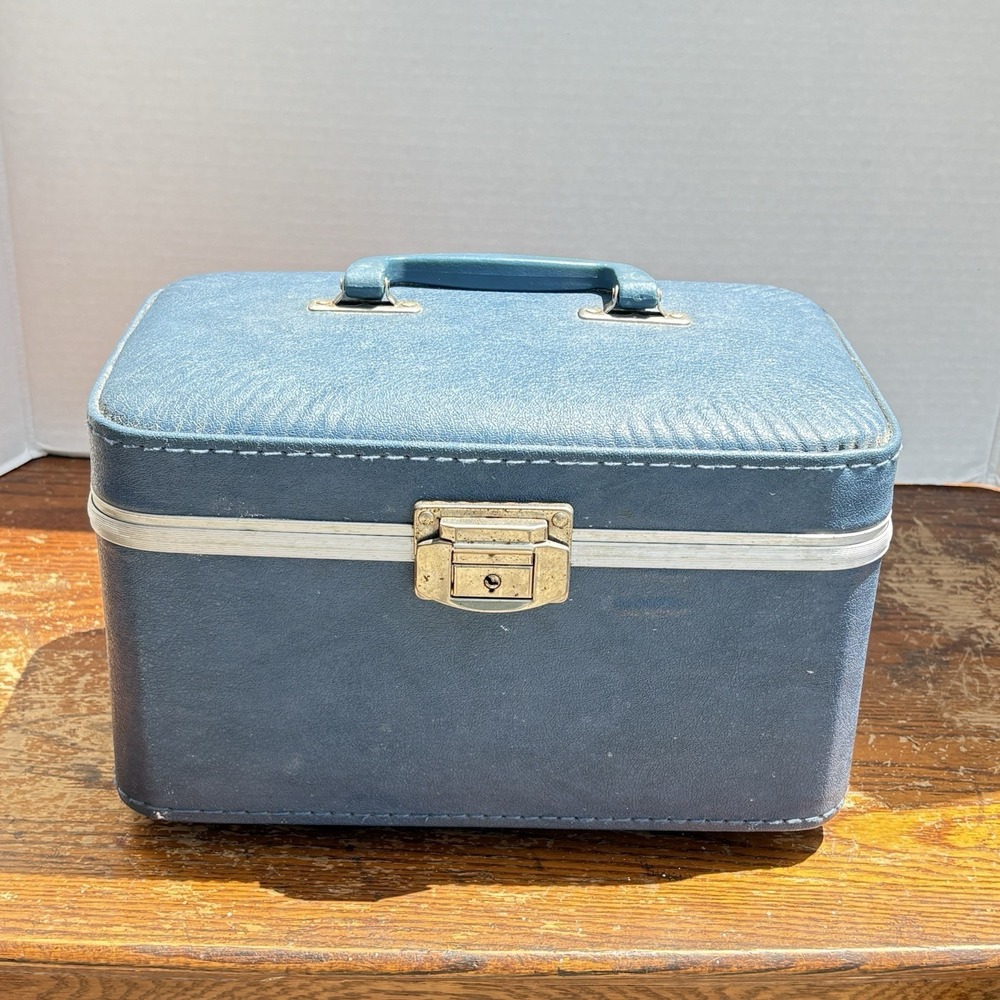 Vintage Blue Hard Train Makeup Case Luggage Mirror 1960's Traveling Bag Retro
